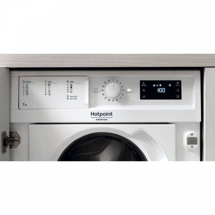 Встраиваемая стиральная машина Hotpoint-Ariston WMHG 71284