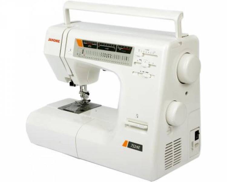 Швейная машинка Janome 7524E